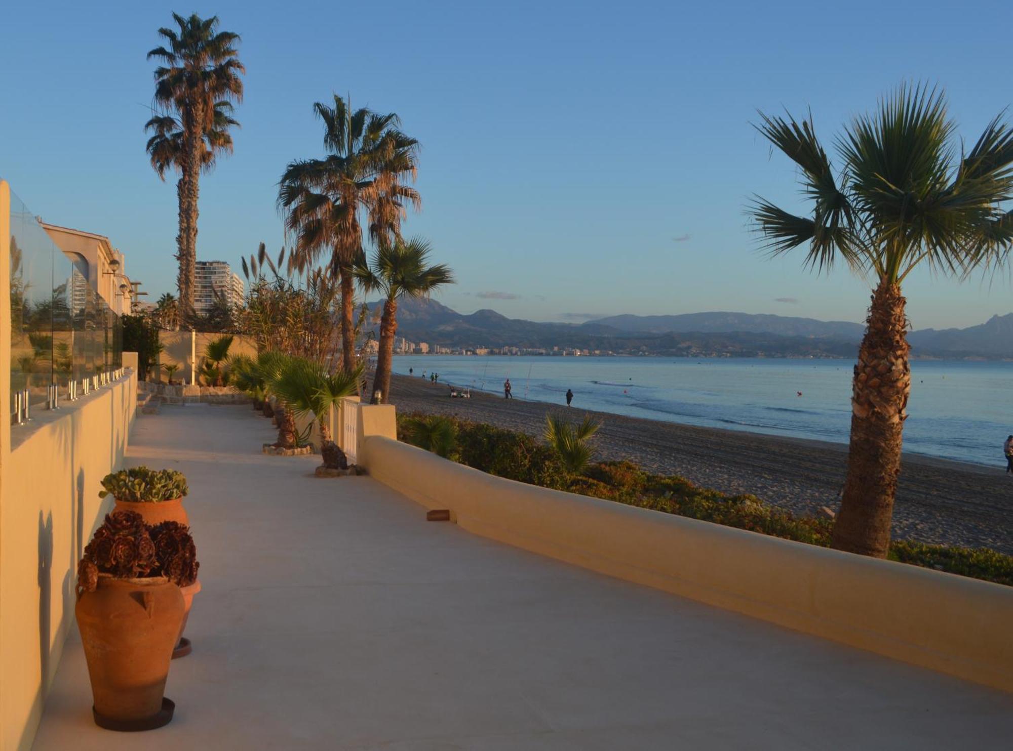 Apartamento Extraordinario LOFT a pie de playa en CHALET ROQUETES Alicante Exterior foto